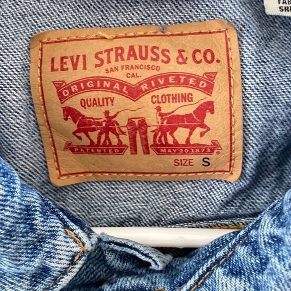 Levi's Ex-Boyfriend Hybrid Trucker Denim Jacket in Medium Wash, Size Small - Picture 4 of 14
